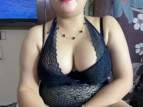 Hersheykaur online show from May 2026 06:42:02 PM