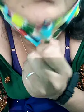 Snapshot of Tamilkannadacouple chatting on February 2026 04:30:01 PM Tamilkannadacouple online show from February 2026 04:30:01 PM