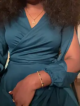 Snapshot of VixenNandhu chatting on February 2026 04:15:02 PM VixenNandhu online show from February 2026 04:15:02 PM