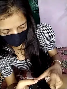 Naina-hott online show from March 2026 04:55:01 PM