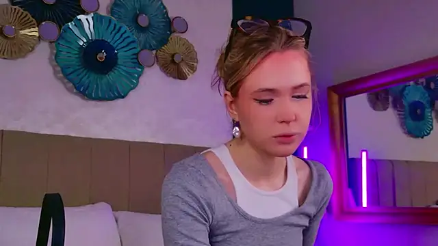 Beckie White online show from March 2026 08:55:01 PM