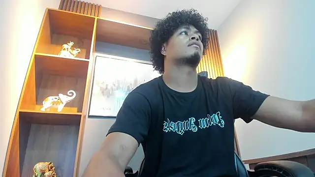 Snapshot of Kai_Moreno chatting on February 2026 08:26:02 PM Kai Moreno online show from February 2026 08:26:02 PM