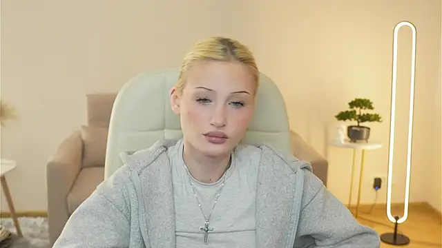 LolaStusse online show from February 2026 10:53:02 AM