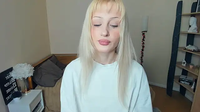 LolaStusse online show from March 2026 07:47:02 AM