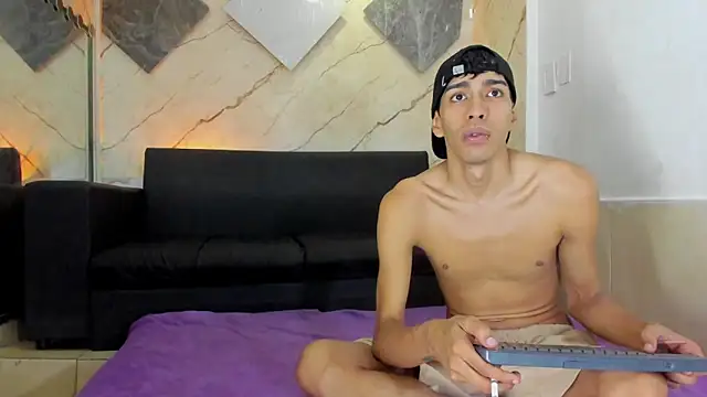 Jeanpieroo26 online show from April 2026 07:41:01 PM