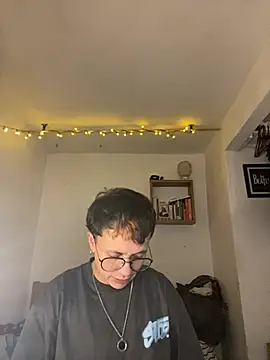 Snapshot of SimonMasseel chatting on February 2026 04:19:02 AM SimonMasseel online show from February 2026 04:19:02 AM