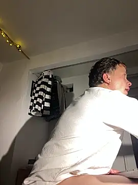 Snapshot of SimonMasseel chatting on February 2026 03:25:02 AM SimonMasseel online show from February 2026 03:25:02 AM