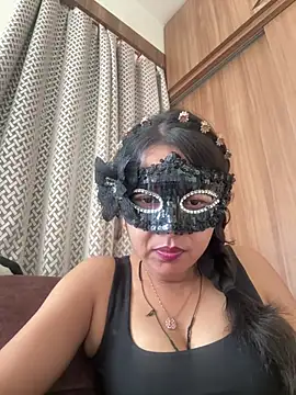 Snapshot of raavigirl chatting on June 2026 07:32:02 AM raavigirl online show from June 2026 07:32:02 AM