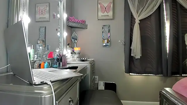 PrincessCutz1 online show from March 2026 04:10:01 PM