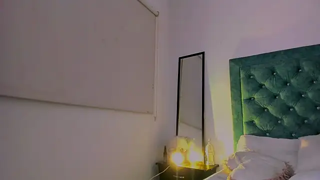 LatinoDark online show from February 2026 04:02:02 AM