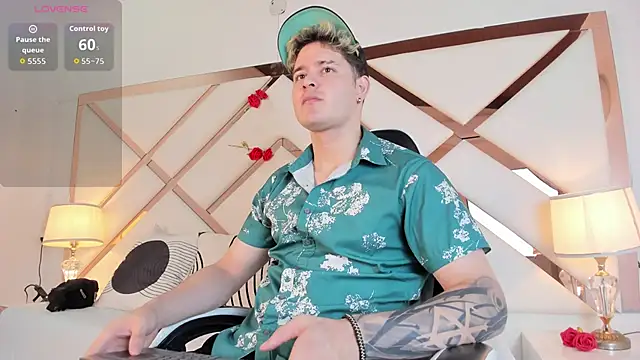 Snapshot of rayan_linxx chatting on February 2026 07:32:02 PM rayan linxx online show from February 2026 07:32:02 PM