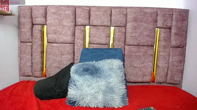 FRANCESCA LOVE  online show from April 2026 03:17:01 AM