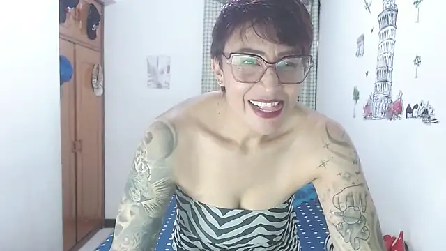 Snapshot of Charlotte_gray_ chatting on May 2026 08:36:02 PM Charlotte gray online show from May 2026 08:36:02 PM
