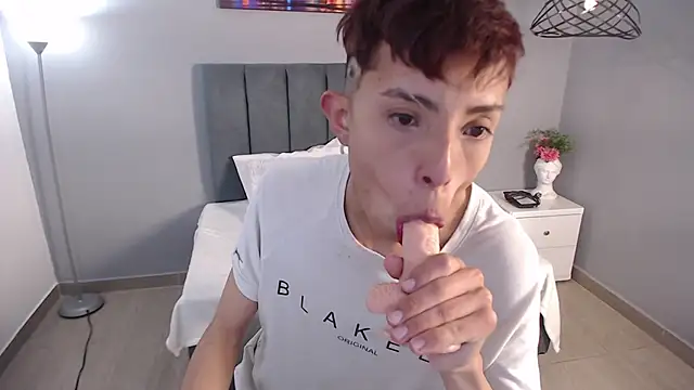 Snapshot of _camilo_ortiz chatting on February 2026 05:11:01 PM camilo ortiz online show from February 2026 05:11:01 PM