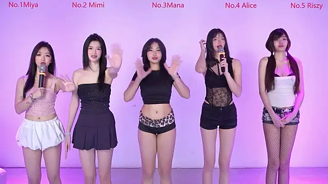 Snapshot of Velvet-girl chatting on February 2026 10:21:02 AM Velvet-girl online show from February 2026 10:21:02 AM