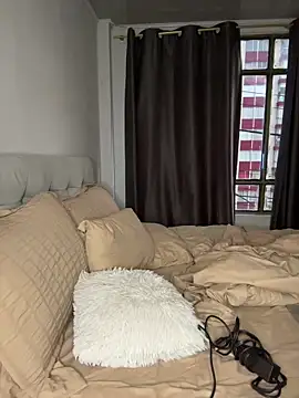 Snapshot of RachelWeisz_ chatting on February 2026 11:08:02 AM RachelWeisz online show from February 2026 11:08:02 AM