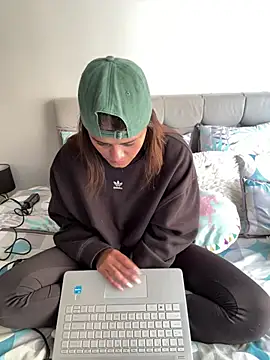 RachelWeisz  online show from April 2026 07:07:02 PM