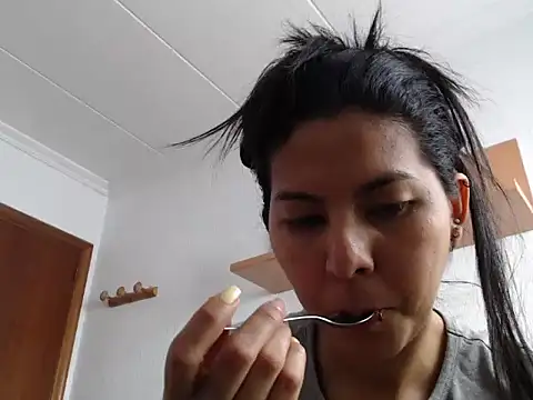 Snapshot of ZeforAitanna chatting on February 2026 02:24:02 PM ZeforAitanna online show from February 2026 02:24:02 PM