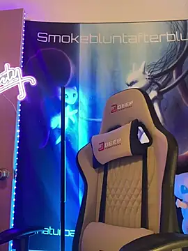 Smokebluntafterblunt online show from February 2026 12:47:02 PM