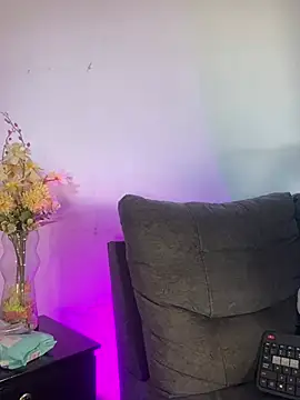 Kyliegolden online show from April 2026 06:01:01 PM