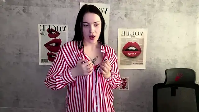 Snapshot of Mona_Fox chatting on February 2026 06:13:01 AM Mona Fox online show from February 2026 06:13:01 AM