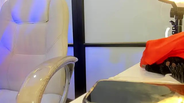 lorraineHunter online show from April 2026 12:03:02 PM