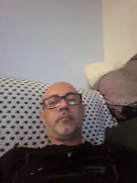 pareja47 online show from April 2026 11:03:02 PM