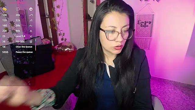 Snapshot of QueenRose94 chatting on February 2026 12:27:01 PM QueenRose94 online show from February 2026 12:27:01 PM