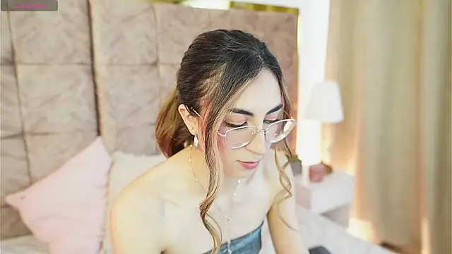 EmmaClark   online show from February 2026 01:56:02 PM