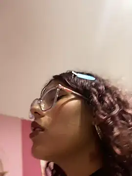 Rylia online show from March 2026 01:27:02 AM