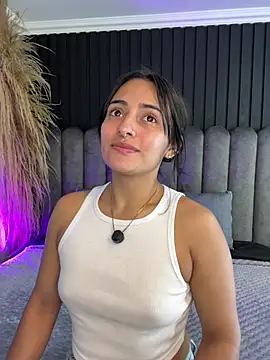 Nanda vixen  online show from May 2026 11:00:02 PM