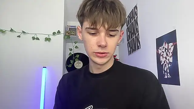 YourMilkyGuy online show from April 2026 03:23:01 PM