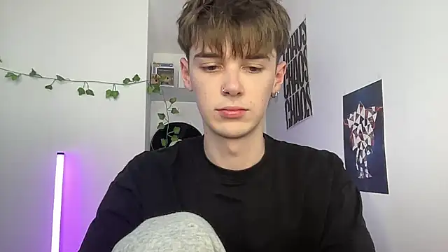 YourMilkyGuy online show from April 2026 04:01:01 PM