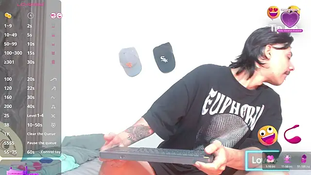 Damian-and-Camerum online show from April 2026 03:28:02 AM