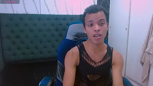 Snapshot of WilThePasive chatting on February 2026 01:18:01 PM WilThePasive online show from February 2026 01:18:01 PM