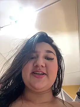 Snapshot of luna_bradley_ chatting on June 2026 02:06:02 PM luna bradley online show from June 2026 02:06:02 PM