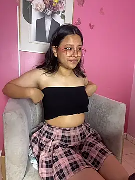 Snapshot of LilithRose_ chatting on February 2026 02:02:01 PM LilithRose online show from February 2026 02:02:01 PM