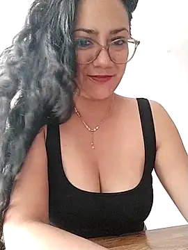Snapshot of Salma-sweet chatting on June 2026 09:35:01 PM Salma-sweet online show from June 2026 09:35:01 PM