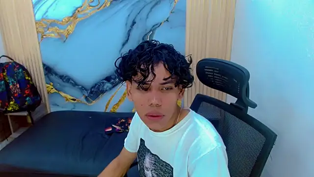 DaviidBuckx  online show from March 2026 02:18:01 AM