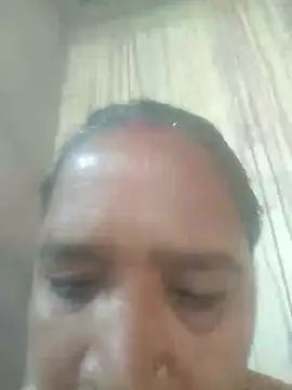 Snapshot of Loomaraj chatting on February 2026 03:57:01 AM Loomaraj online show from February 2026 03:57:01 AM