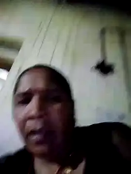 Snapshot of Loomaraj chatting on June 2026 05:59:01 PM Loomaraj online show from June 2026 05:59:01 PM
