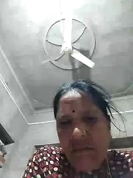Snapshot of Loomaraj chatting on June 2026 08:55:02 PM Loomaraj online show from June 2026 08:55:02 PM