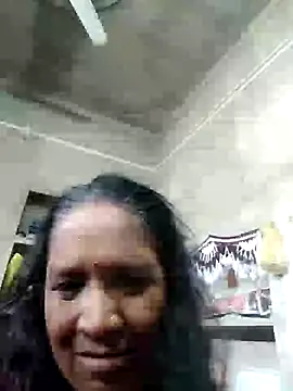 Snapshot of Loomaraj chatting on July 2026 10:55:01 AM Loomaraj online show from July 2026 10:55:01 AM