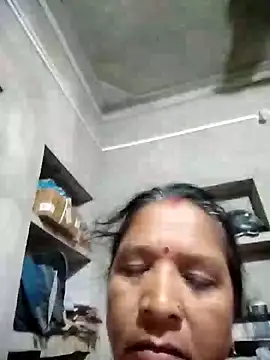 Snapshot of Loomaraj chatting on July 2026 11:31:01 PM Loomaraj online show from July 2026 11:31:01 PM