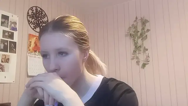 RunawayBr1de online show from February 2026 02:37:01 PM