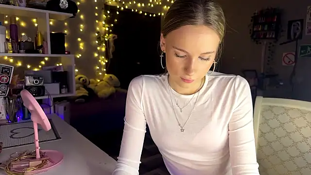 Snapshot of amily_sunray chatting on February 2026 01:51:01 PM amily sunray online show from February 2026 01:51:01 PM