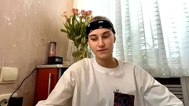 DannieColla online show from March 2026 07:33:02 AM