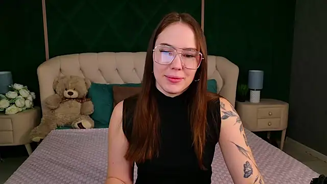 Arielle Vade online show from April 2026 05:19:01 AM