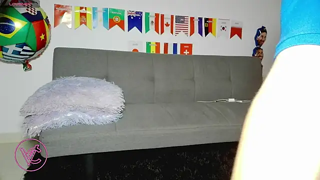 Snapshot of Violeta_and_Charlie chatting on June 2026 12:02:04 AM Violeta and Charlie online show from June 2026 12:02:04 AM