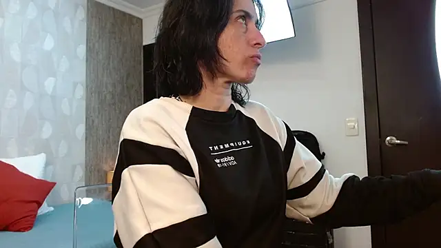 Snapshot of lincebdsm chatting on November 2025 08:07:02 PM lincebdsm online show from November 2025 08:07:02 PM